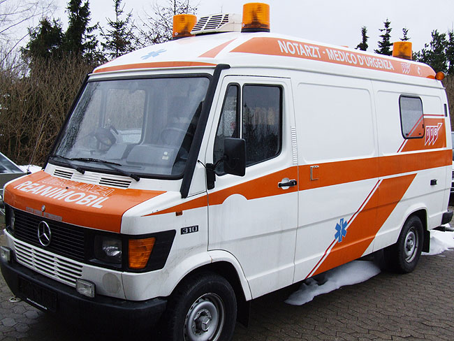 image/ambulance-12.jpg