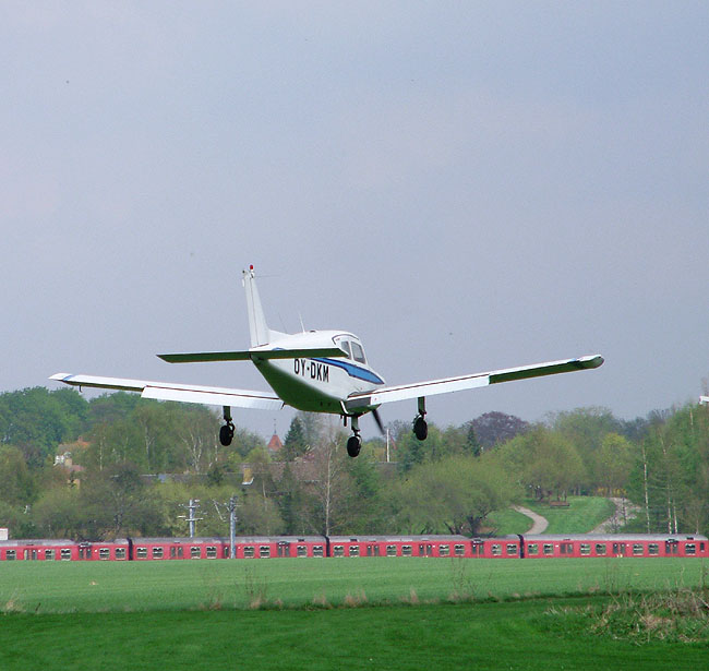 image/fly_landing-40.jpg