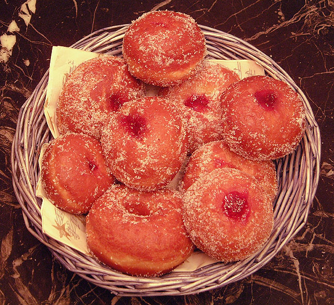 image/doughnuts-01.jpg
