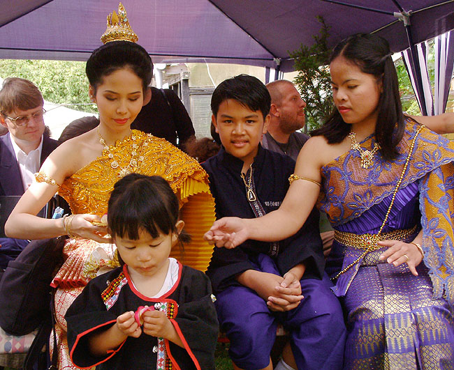 image/buddha_foedselsdag-05.jpg