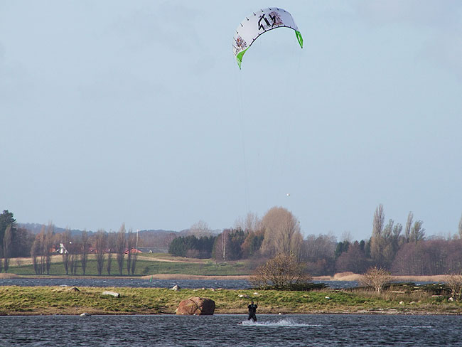 image/kitesurfer-846.jpg