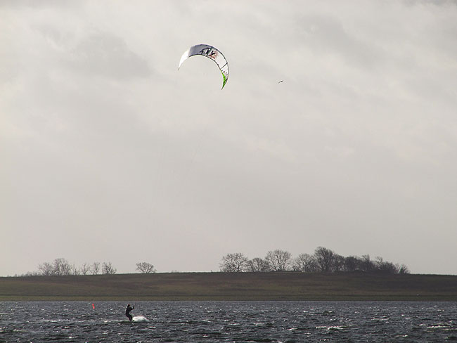 image/kitesurfer-866.jpg